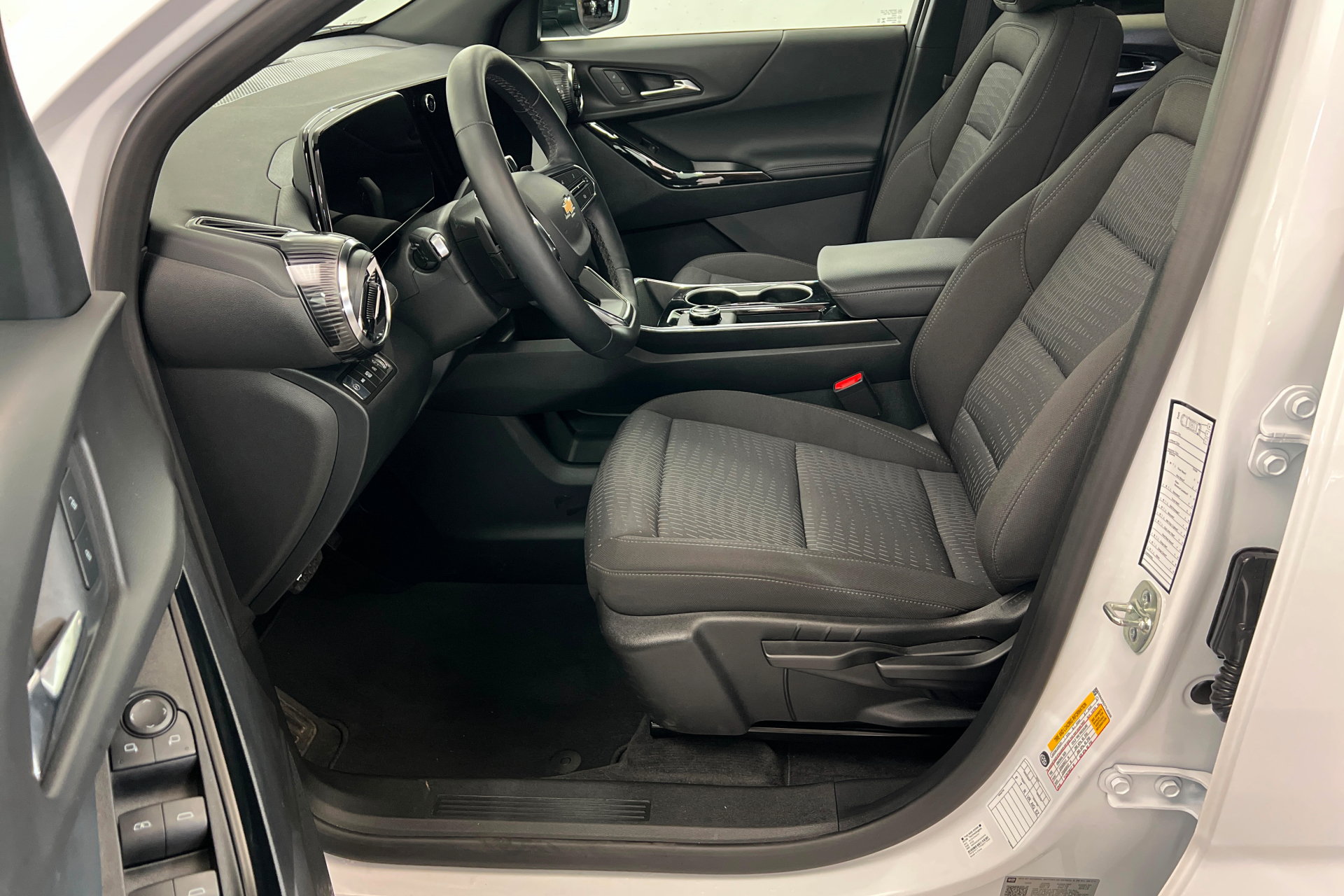 Used 2026 Chevrolet Equinox LT AWD/4WD image 18