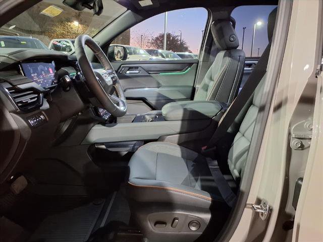 New 2026 GMC Acadia AT4 w/ Luxury Package image 18