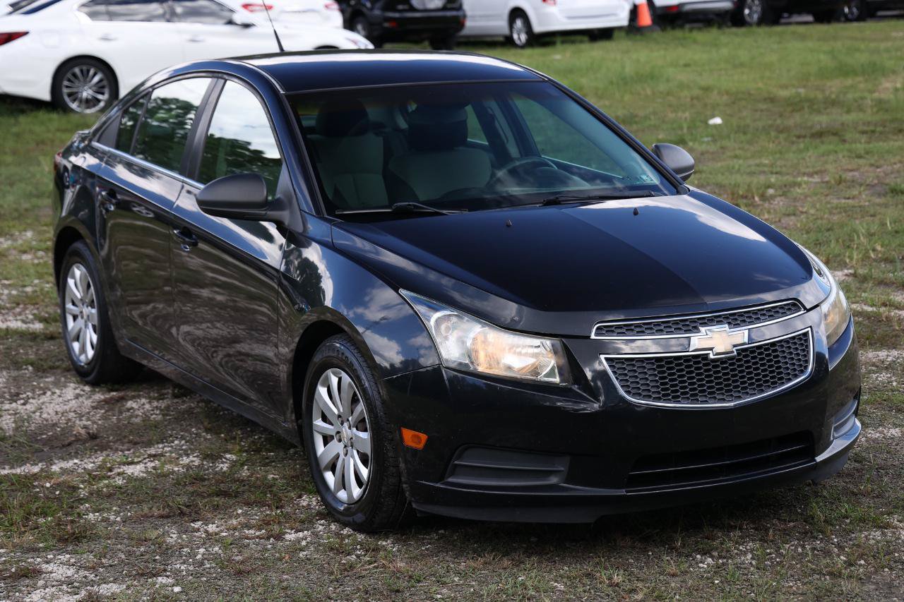 Used 2011 Chevrolet Cruze LS w/ Connectivity Package FWD image 15