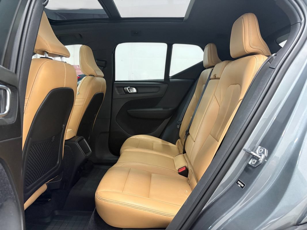 Used 2019 Volvo XC40 T5 Momentum AWD/4WD image 12