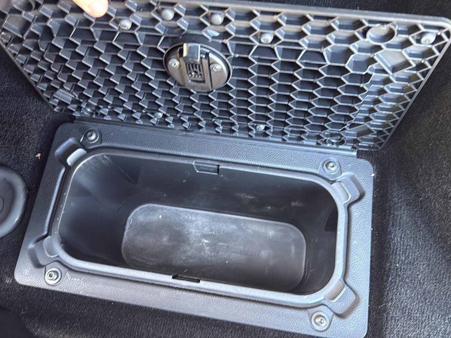 Used 2016 RAM 2500 Tradesman w/ Chrome Appearance Group image 28