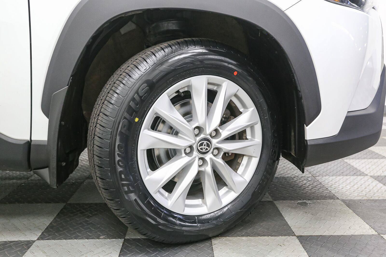 Used 2022 Toyota Corolla Cross LE w/ Moonroof Package AWD/4WD image 15