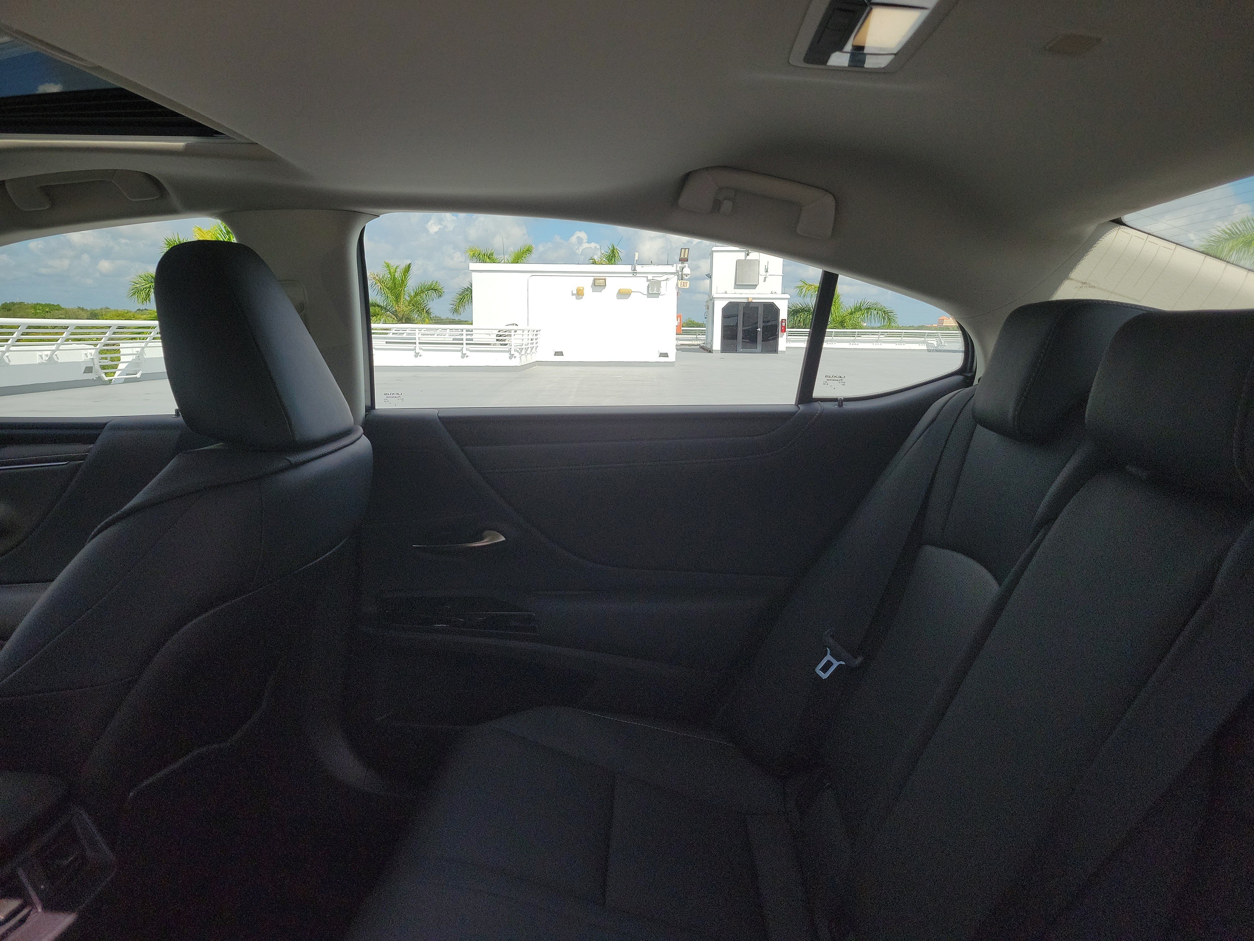 Certified 2025 Lexus ES 300h w/ Premium Package FWD image 13