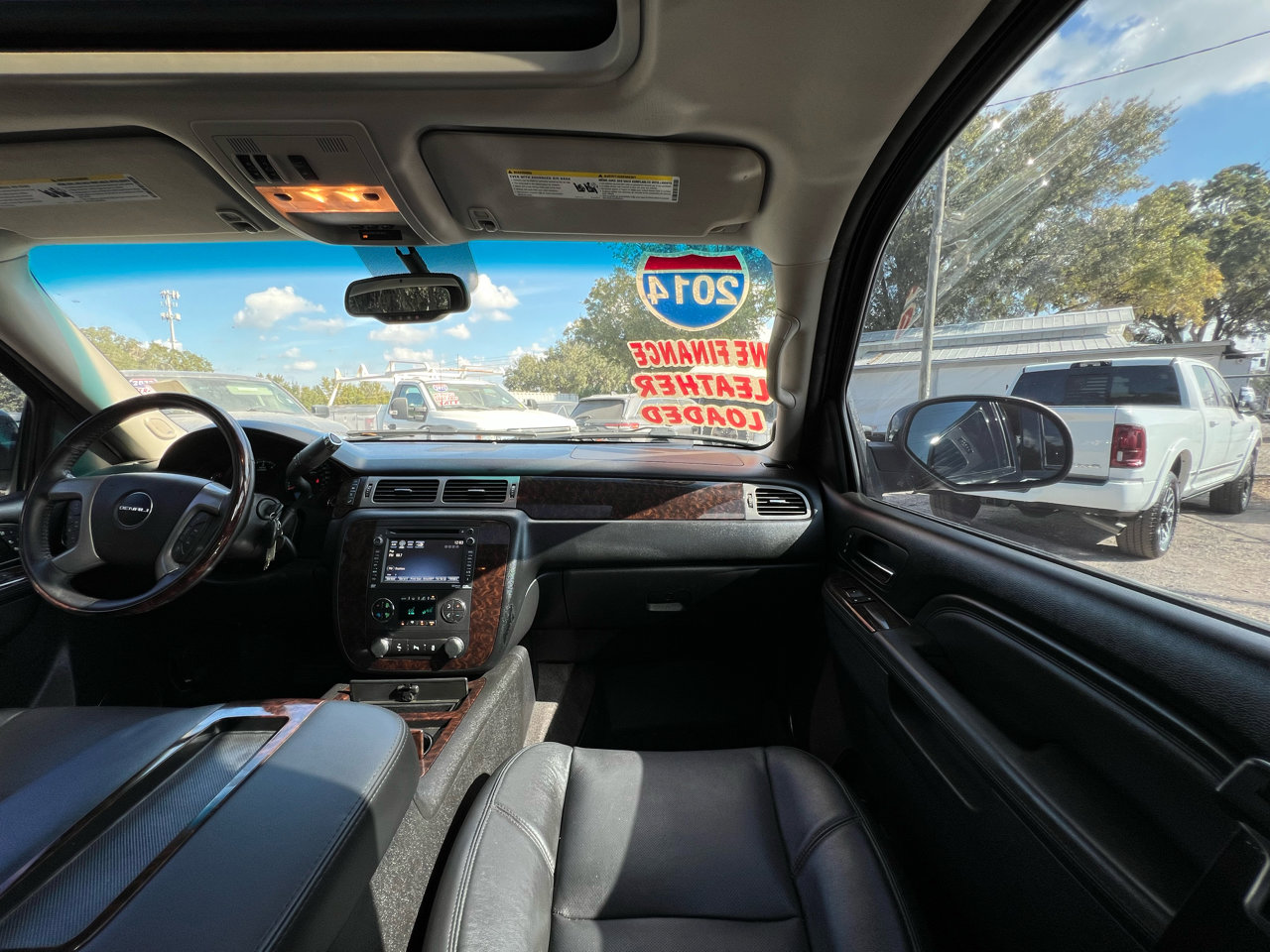 Used 2014 GMC Yukon XL Denali image 34