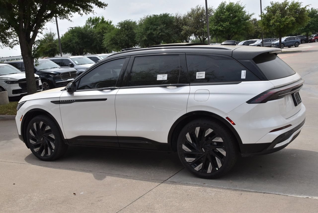 New 2026 Lincoln Nautilus Reserve w/ Jet Appearance Package AWD/4WD image 17