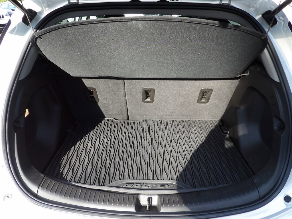 Used 2023 Chevrolet Bolt LT w/ Infotainment Package image 33