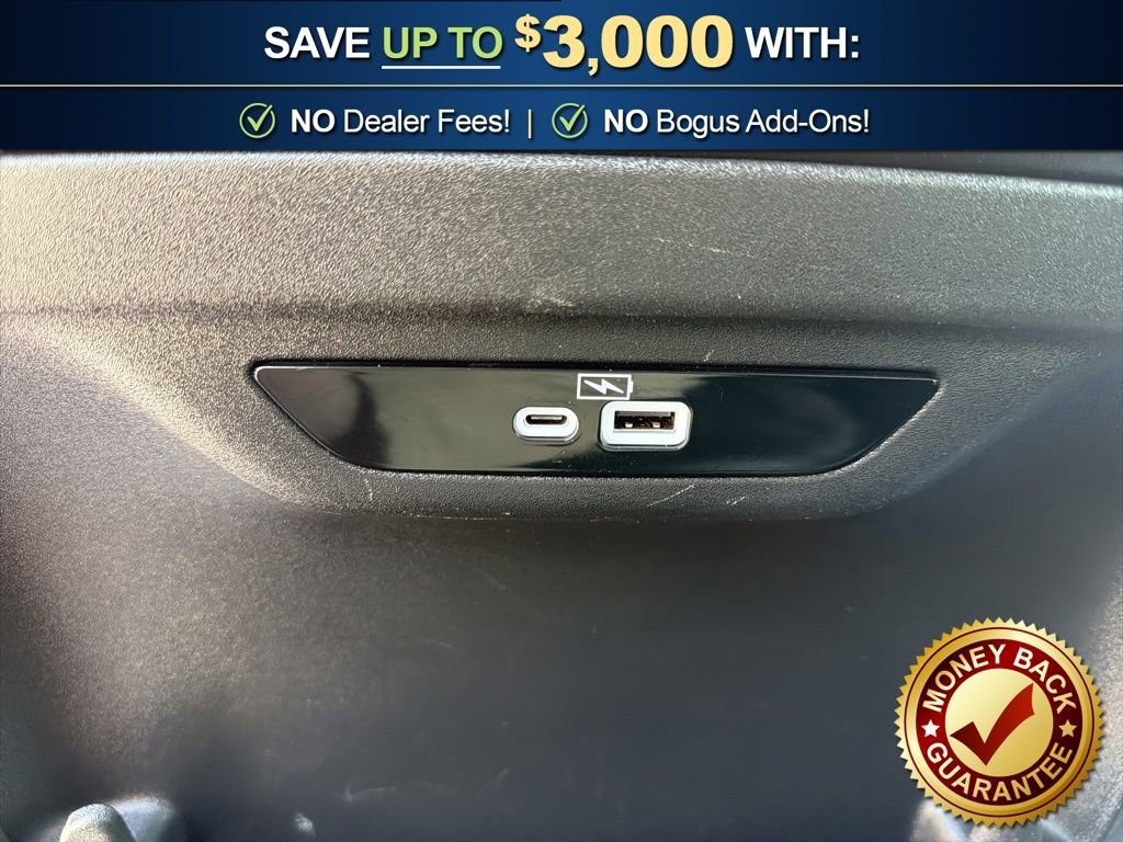 Used 2023 Chrysler Pacifica Touring-L image 21