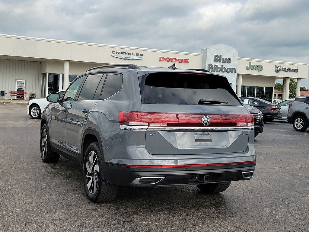 Used 2025 Volkswagen Atlas SE AWD/4WD image 4