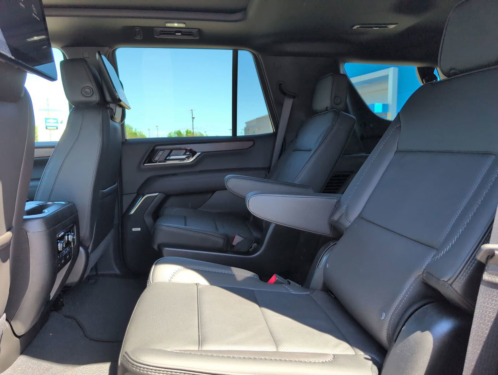 New 2026 GMC Yukon Denali w/ Denali Reserve Package image 33