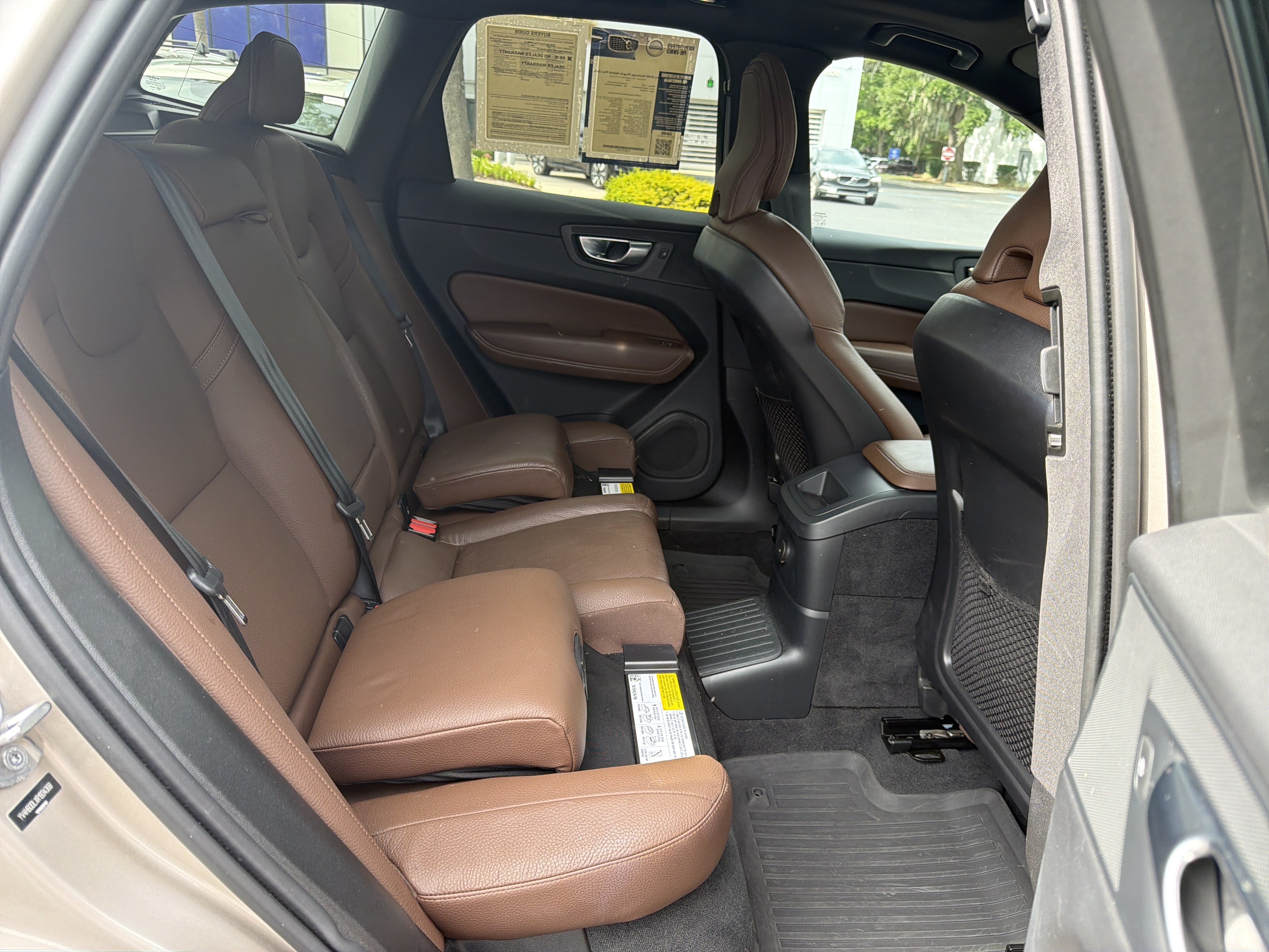 Used 2024 Volvo XC60 T8 Plus w/ Protection Package Premier AWD/4WD image 33