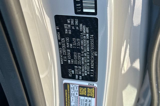Used 2026 Kia Carnival SX Prestige FWD image 28