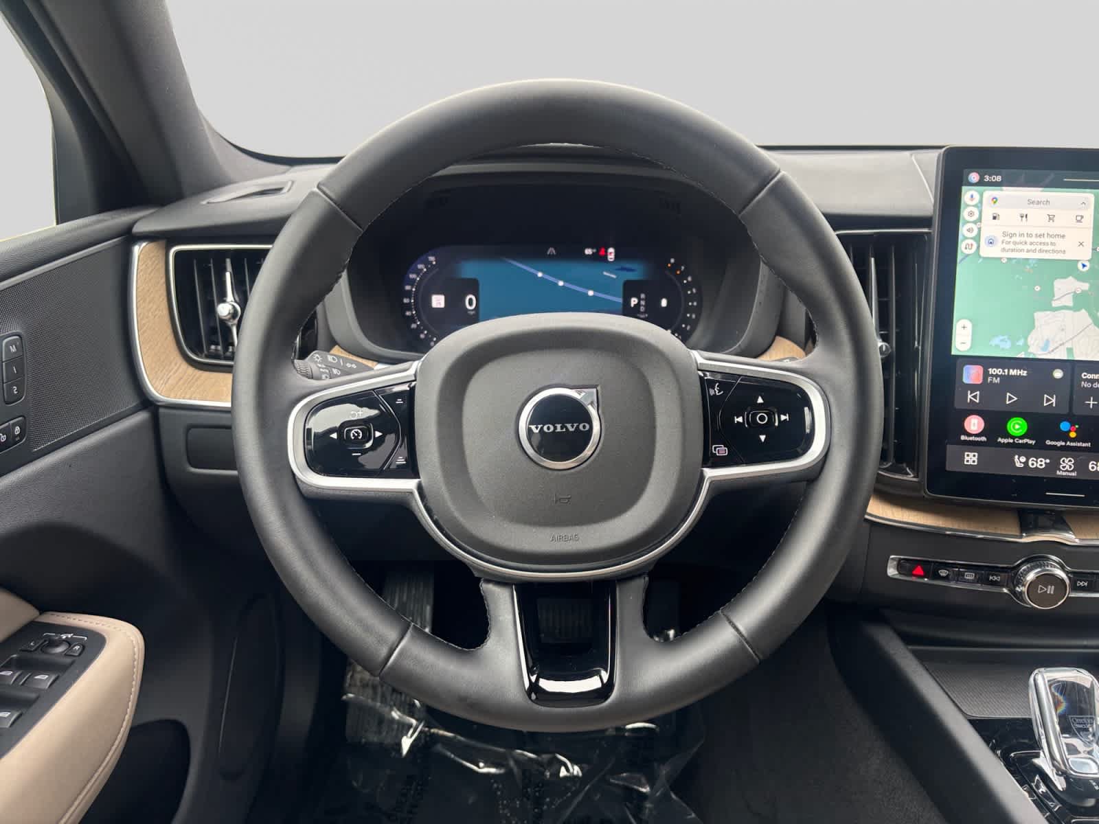 Used 2026 Volvo XC60 B5 Plus AWD/4WD image 11
