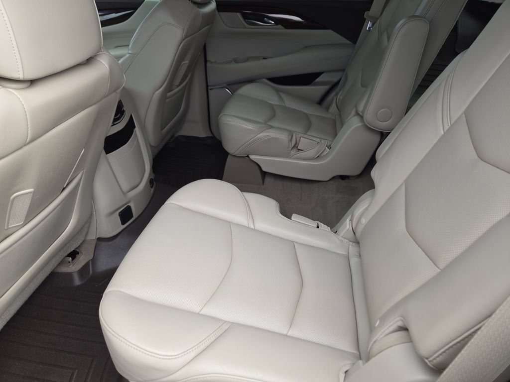 Used 2015 Cadillac Escalade Luxury AWD/4WD image 30