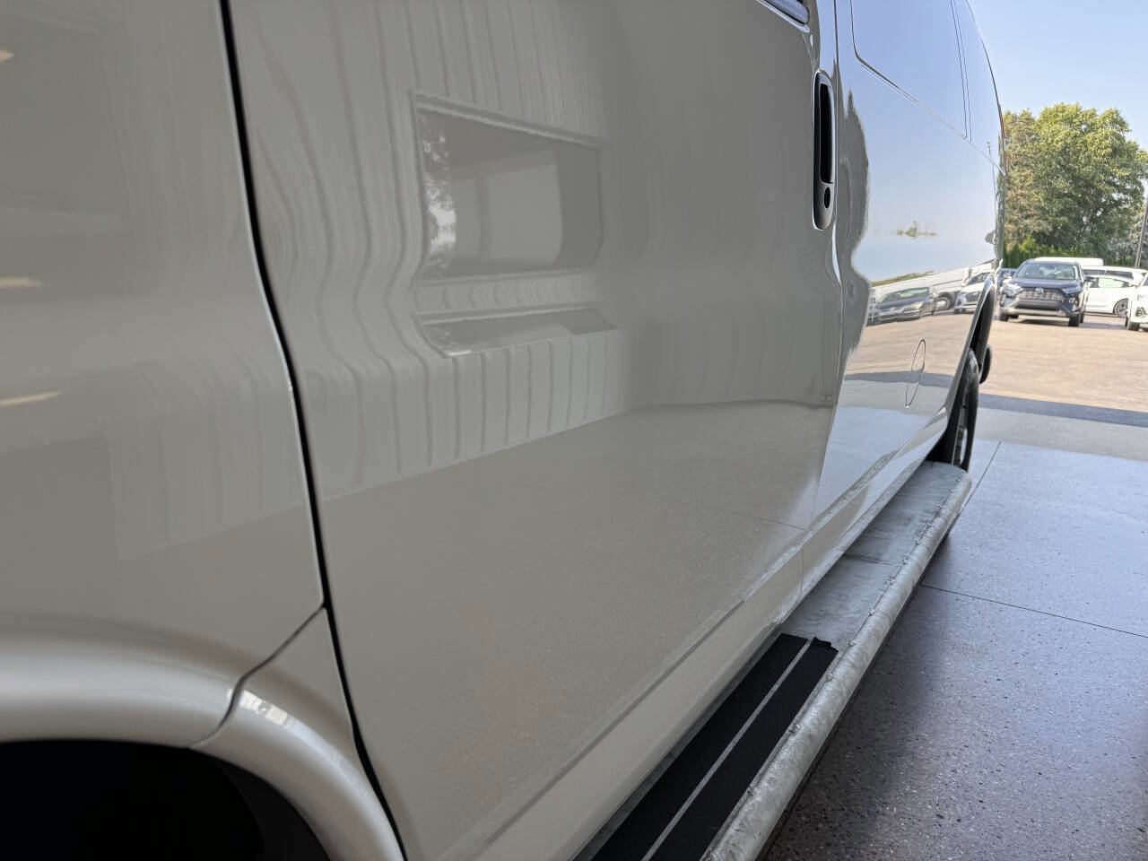 Used 2023 GMC Savana 2500 w/ Driver Convenience Package image 4