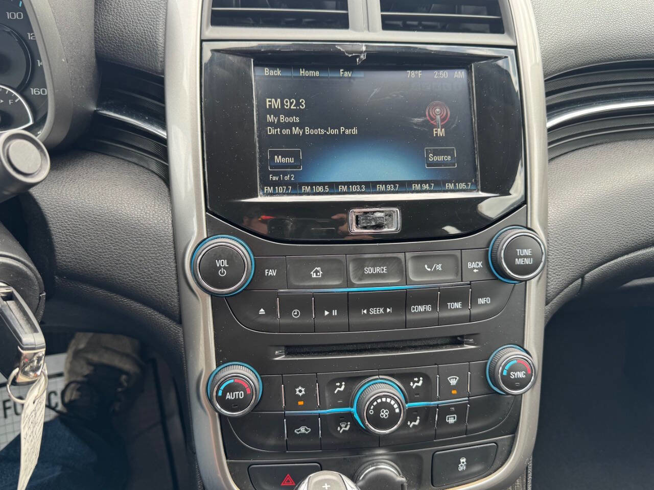 Used 2015 Chevrolet Malibu LT FWD image 13