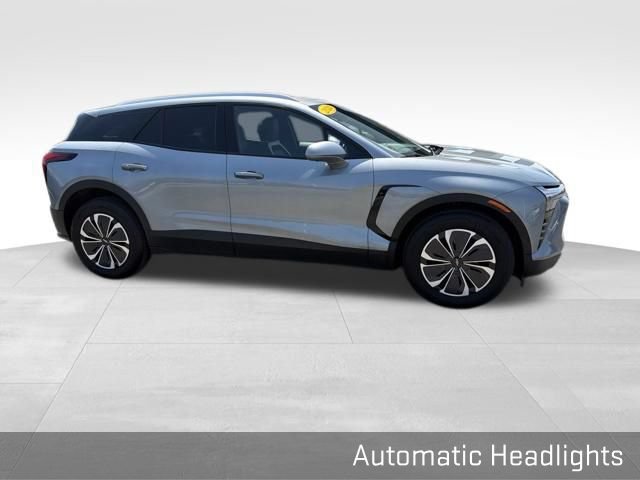 Used 2024 Chevrolet Blazer EV LT AWD/4WD image 17