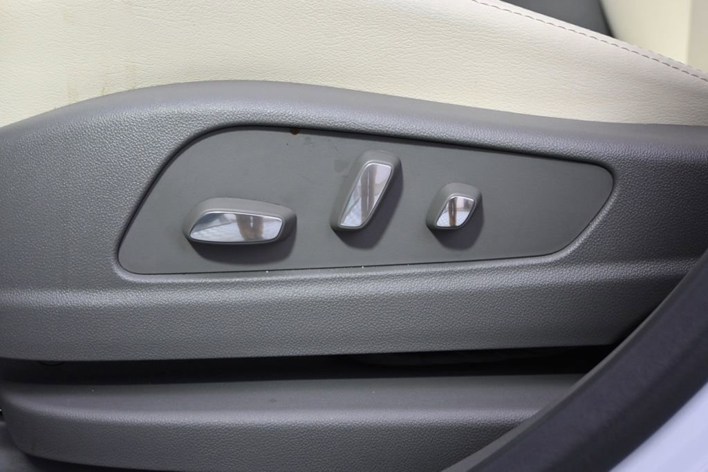 New 2025 Cadillac XT5 Premium Luxury w/ LPO, Floor Liner Package AWD/4WD image 14