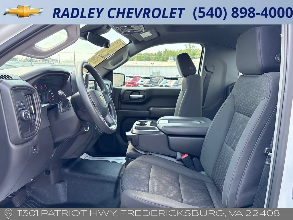 Certified 2025 Chevrolet Silverado 1500 W/T RWD image 3