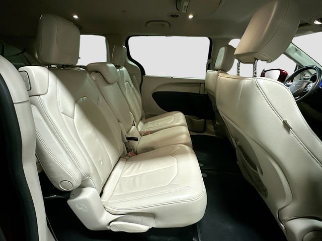 Used 2017 Chrysler Pacifica Touring-L image 29