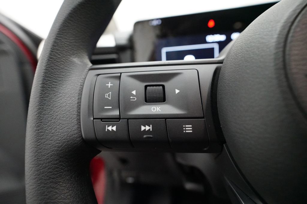 Used 2025 Nissan Kicks SV image 17