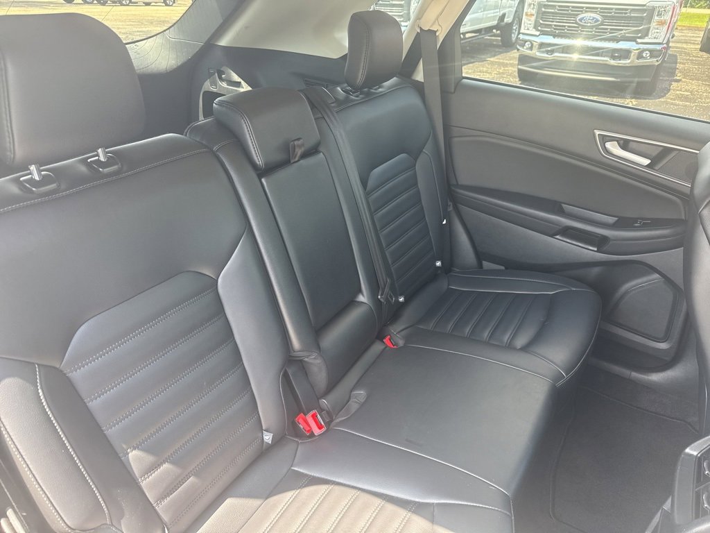 Used 2024 Ford Edge SEL image 11