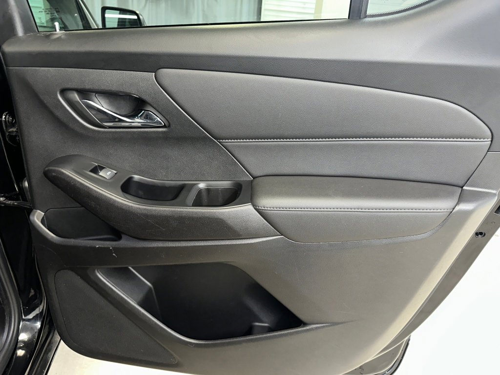 Certified 2023 Chevrolet Traverse LT image 30