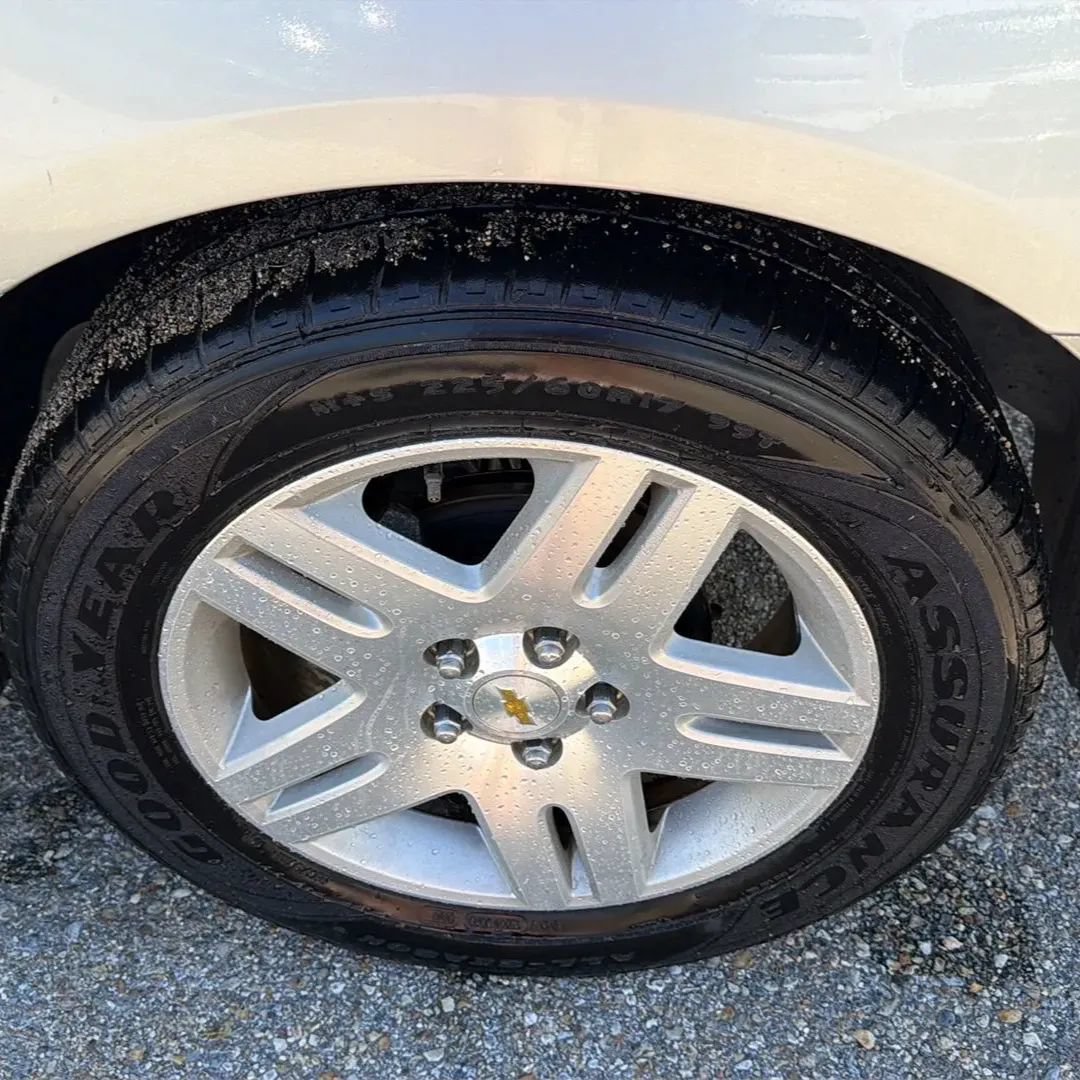 Used 2011 Chevrolet Impala LT FWD image 13