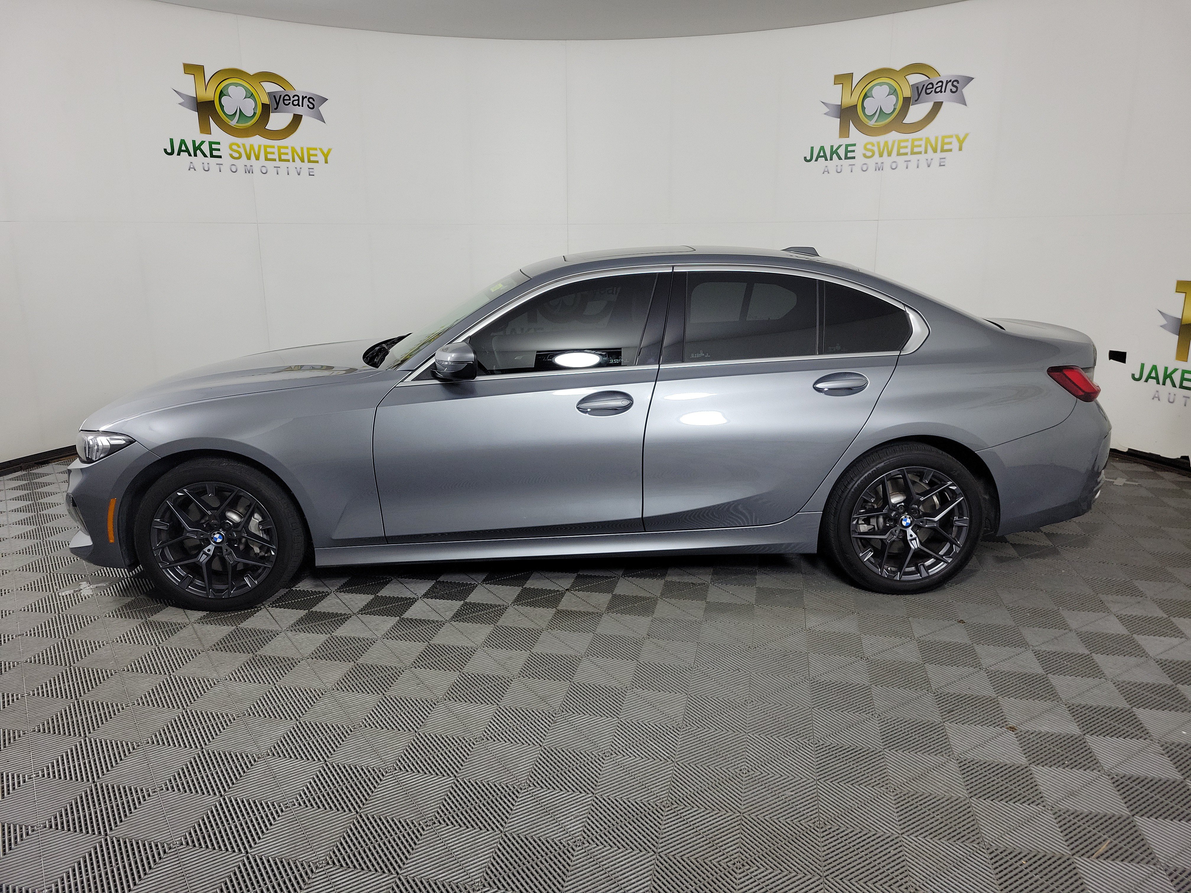 Certified 2025 BMW 330i xDrive Sedan w/ Convenience Package AWD/4WD image 2
