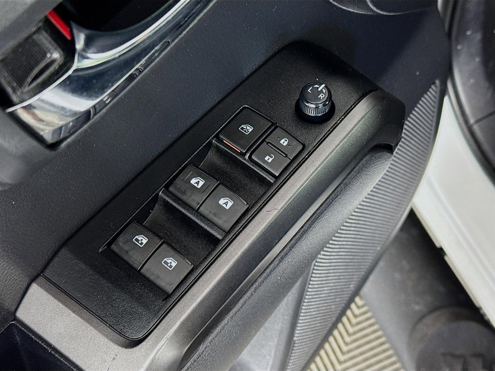 Used 2023 Toyota Tacoma TRD Sport w/ Advanced Technology Package image 19