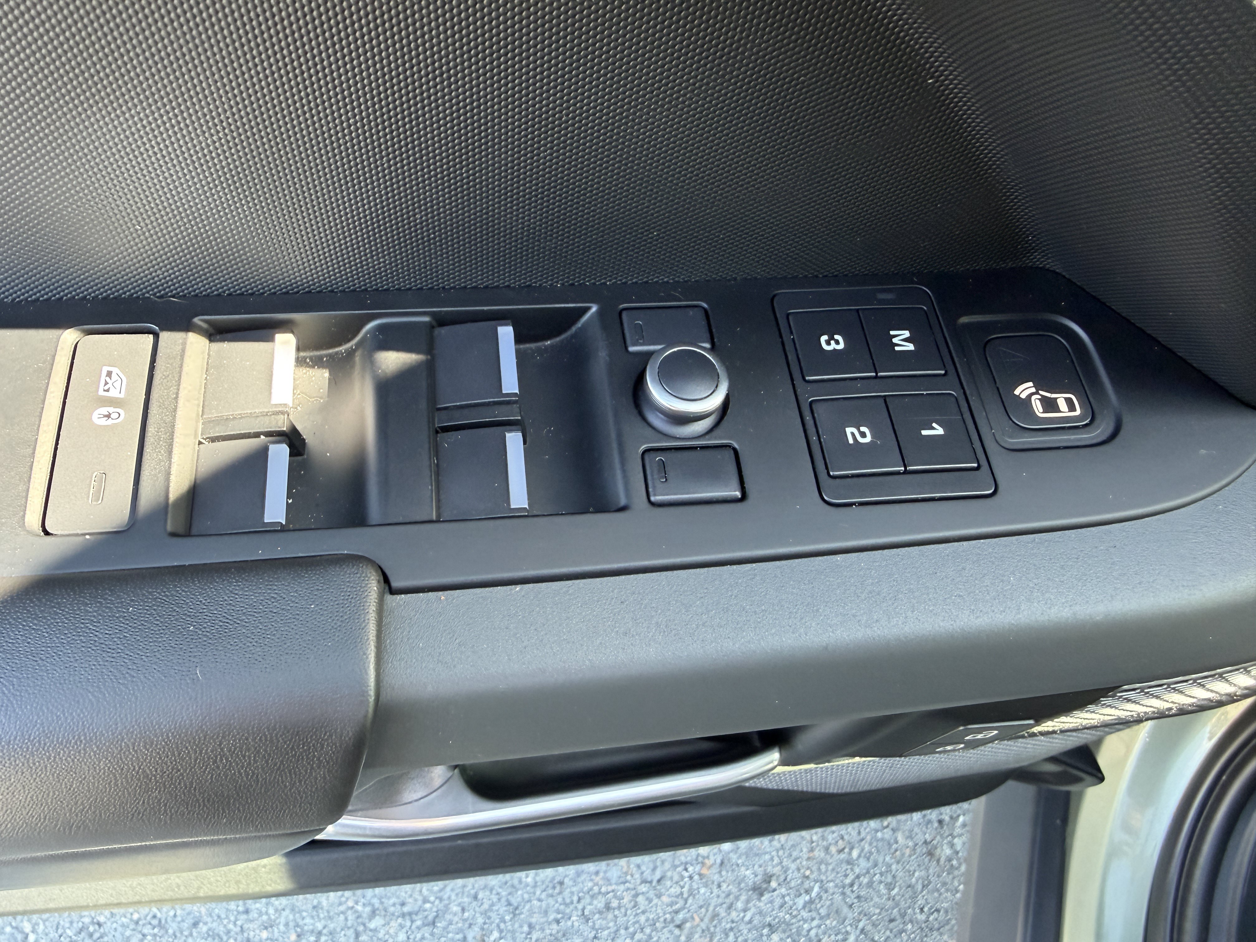 Used 2021 Land Rover Defender 110 X AWD/4WD image 25