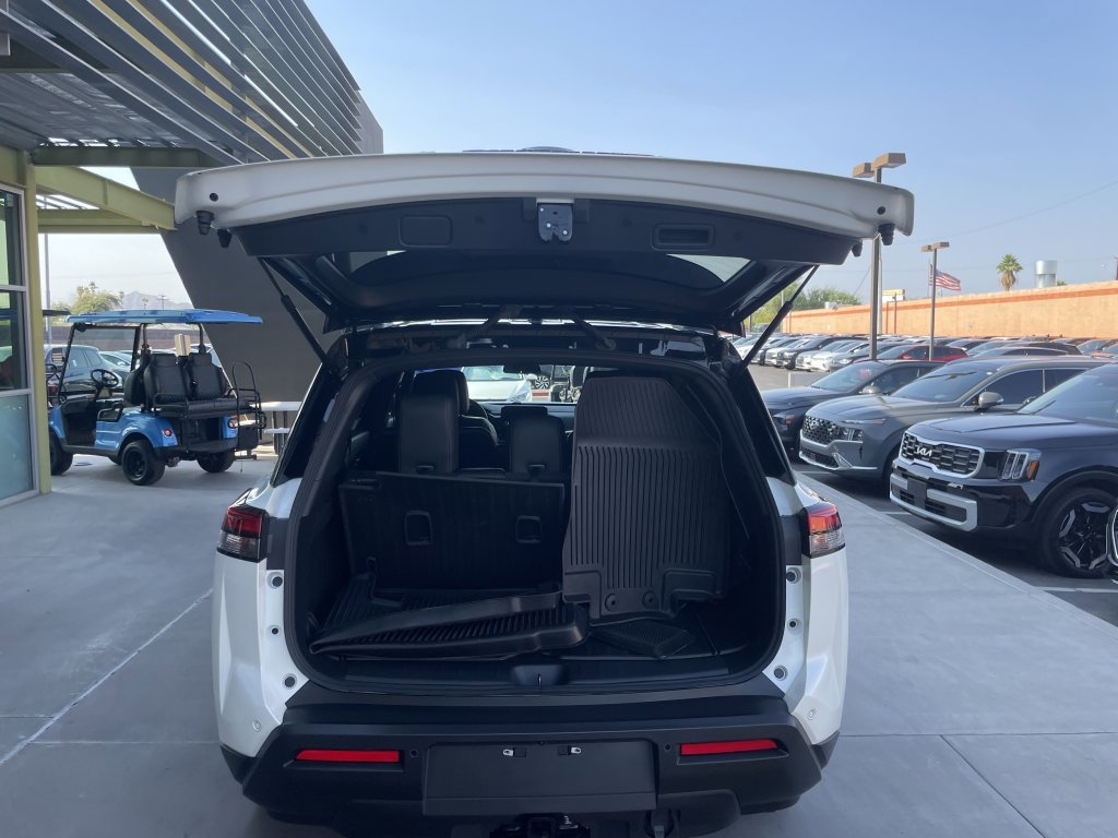 Used 2024 Nissan Pathfinder Rock Creek AWD/4WD image 13