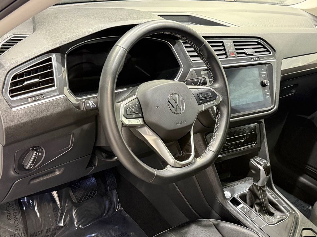 Used 2024 Volkswagen Tiguan SE image 16