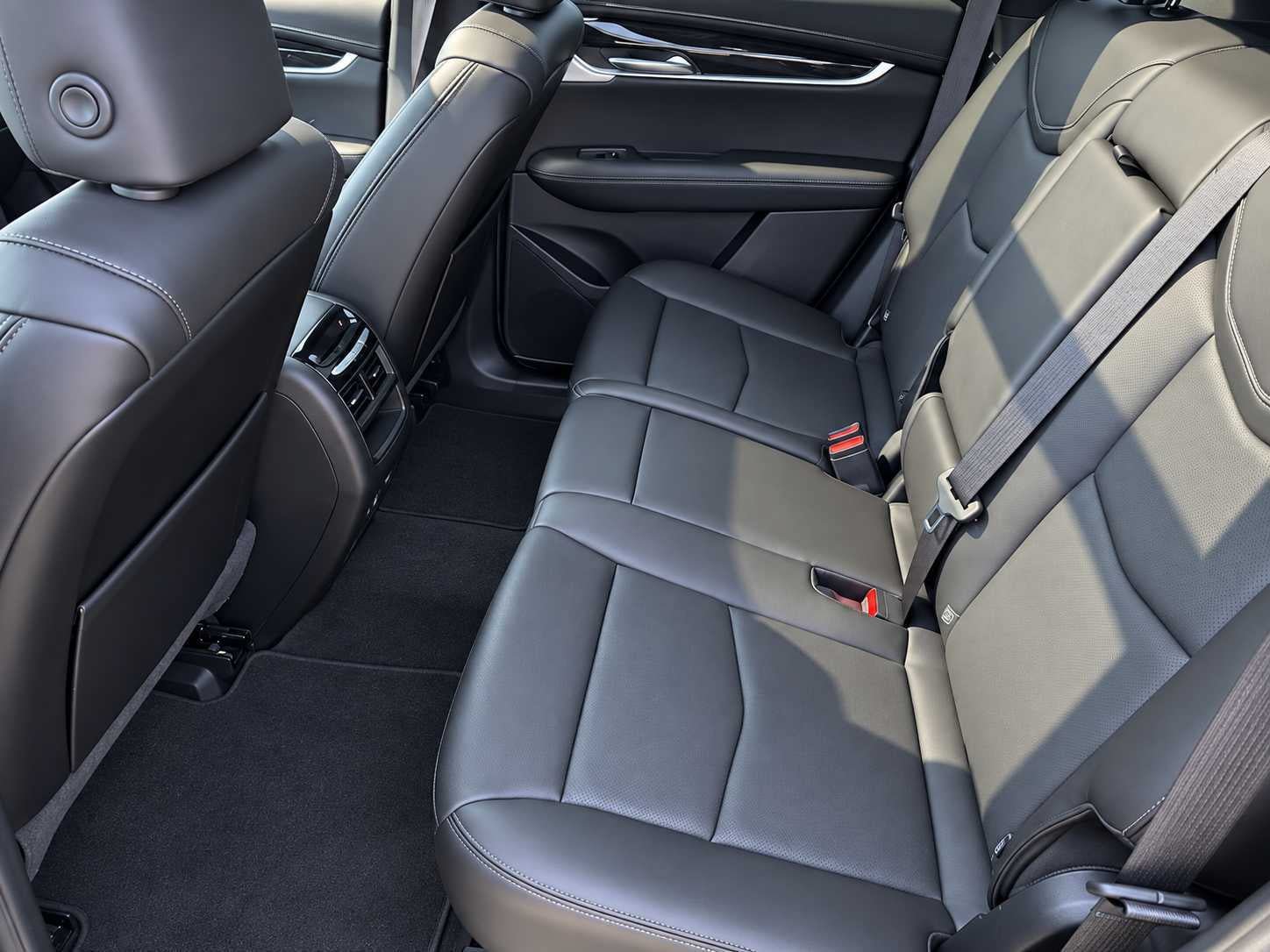 Certified 2025 Cadillac XT5 Premium Luxury AWD/4WD image 23