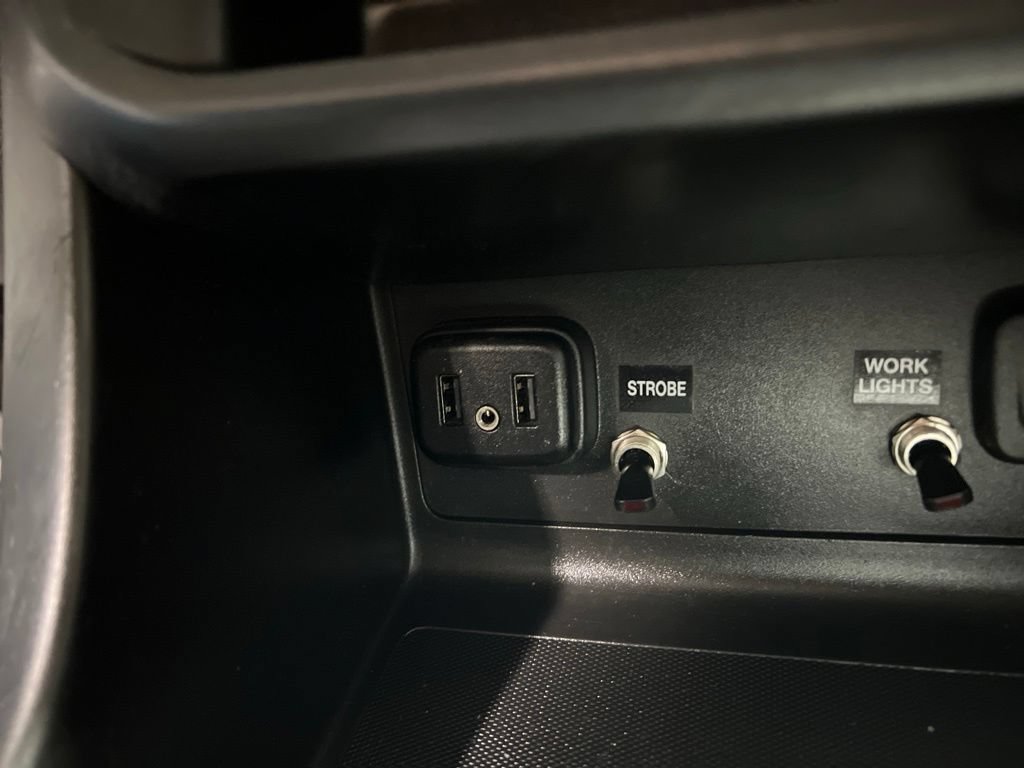 Used 2022 Chevrolet Colorado LT w/ Fleet Safety Package RWD image 33