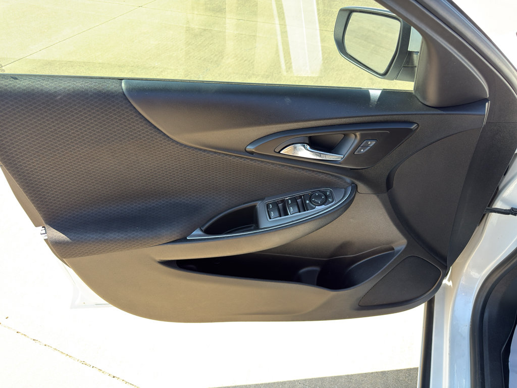 Used 2016 Chevrolet Malibu LT FWD image 12
