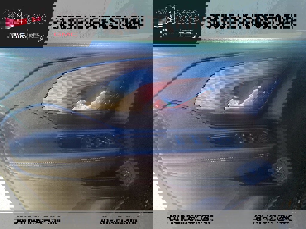 Used 2024 GMC Terrain SLE w/ Driver Convenience Package image 14