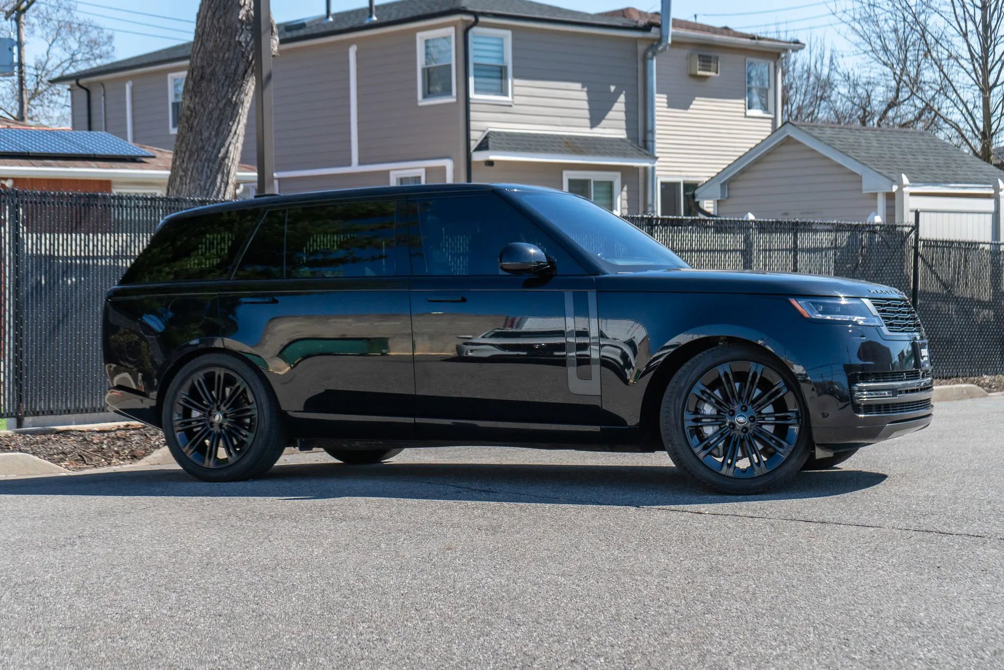 Used 2023 Land Rover Range Rover Long Wheelbase SE AWD/4WD image 10