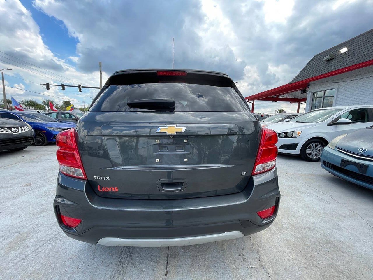 Used 2018 Chevrolet Trax LT w/ LT Convenience Package FWD image 6