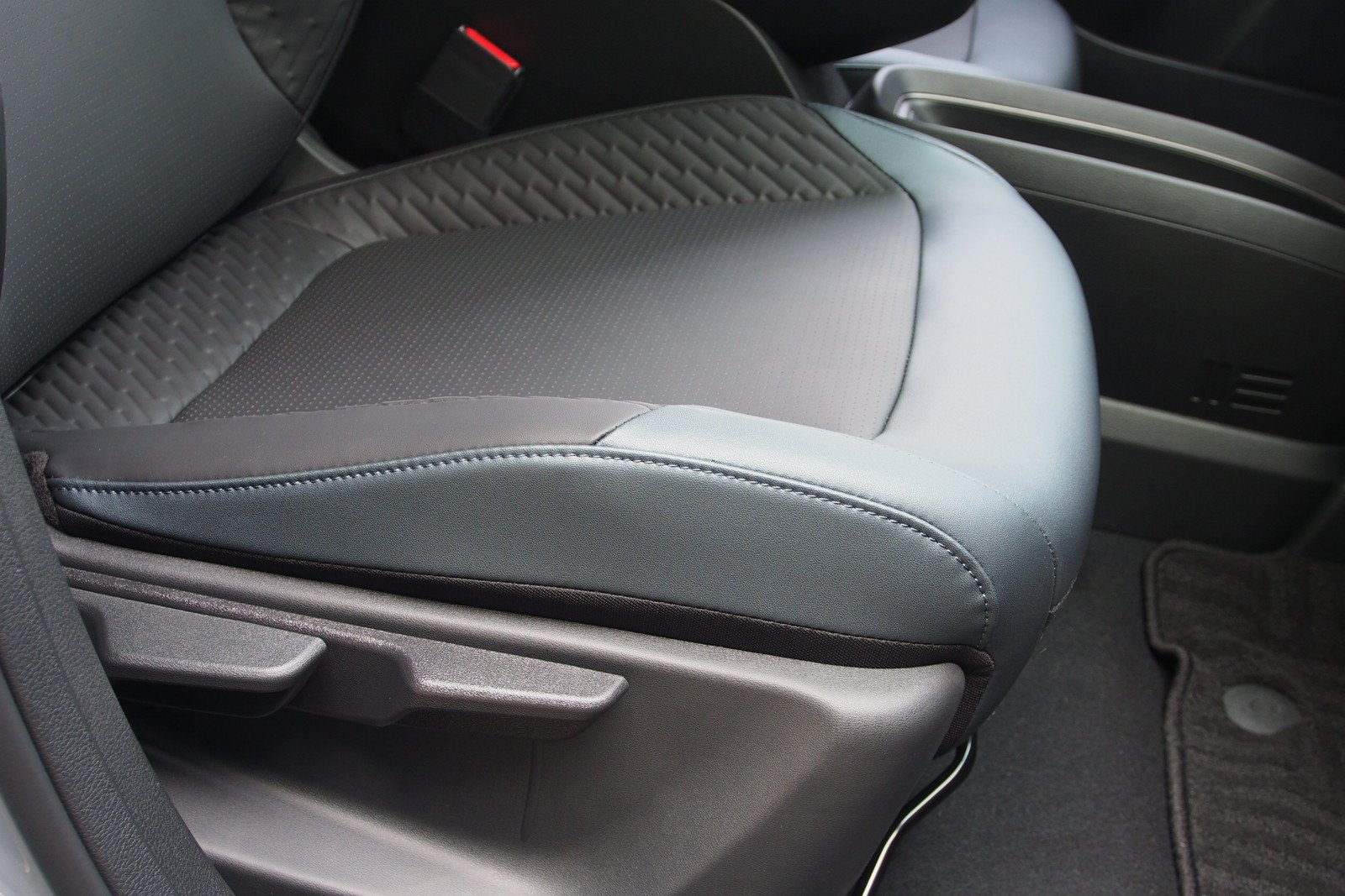 New 2026 Nissan Leaf Platinum+ FWD image 12