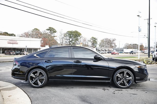 Used 2024 Honda Accord Sport image 12