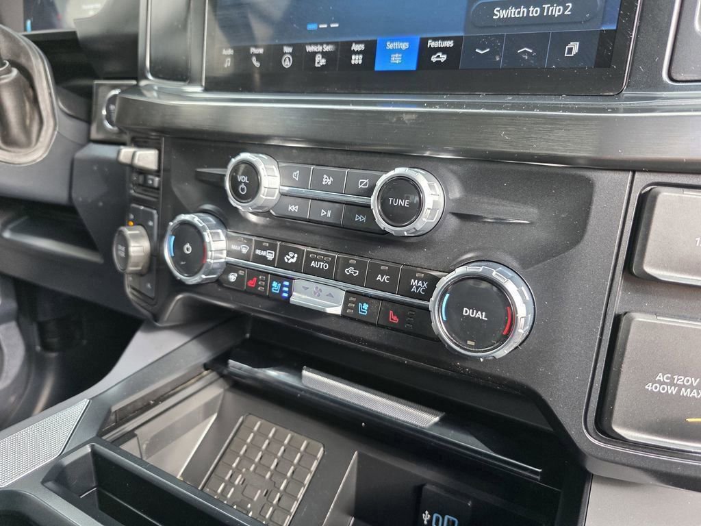 Used 2024 Ford F350 Lariat image 28