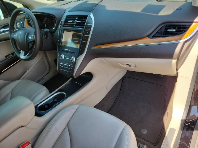 Used 2019 Lincoln MKC Select w/ Select Plus Package FWD image 11