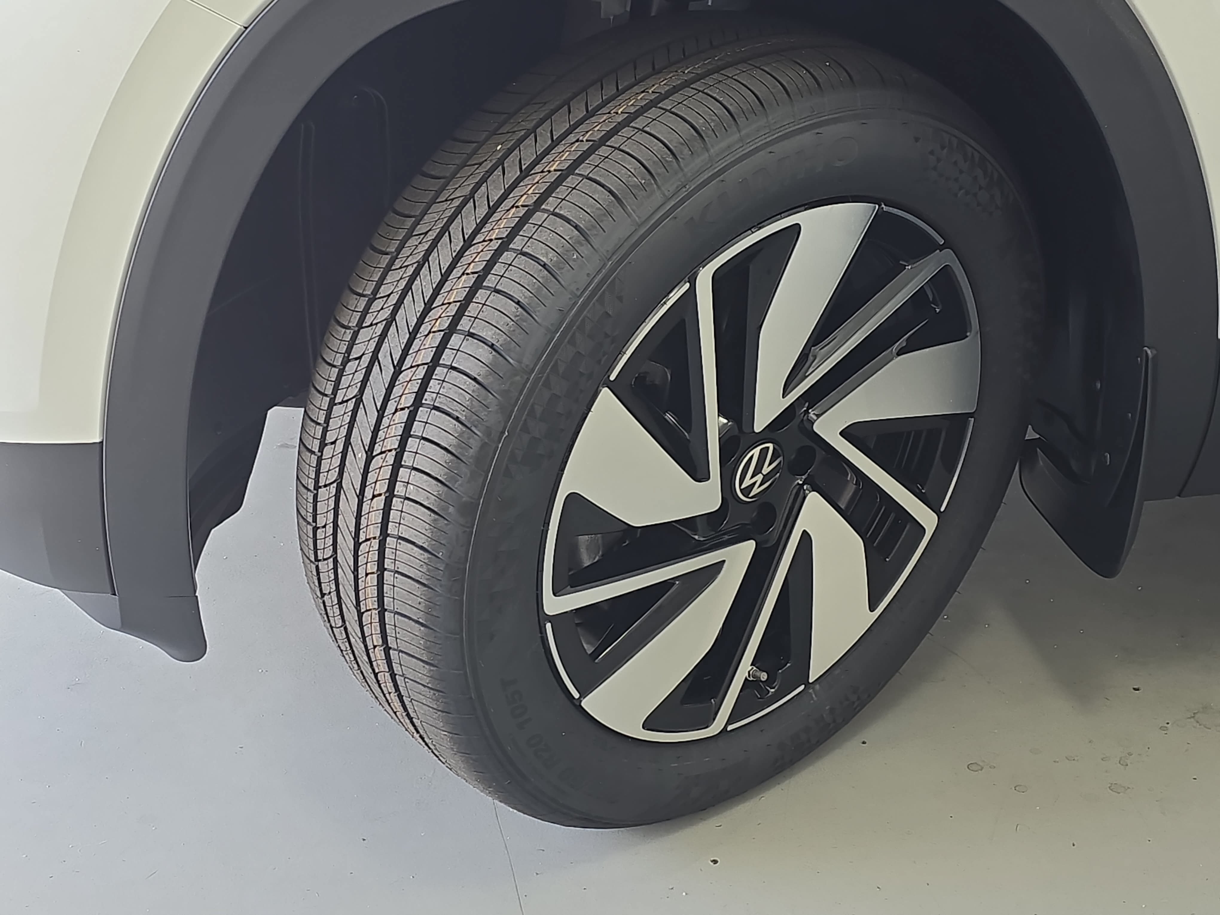 New 2026 Volkswagen Atlas SEL AWD/4WD image 32