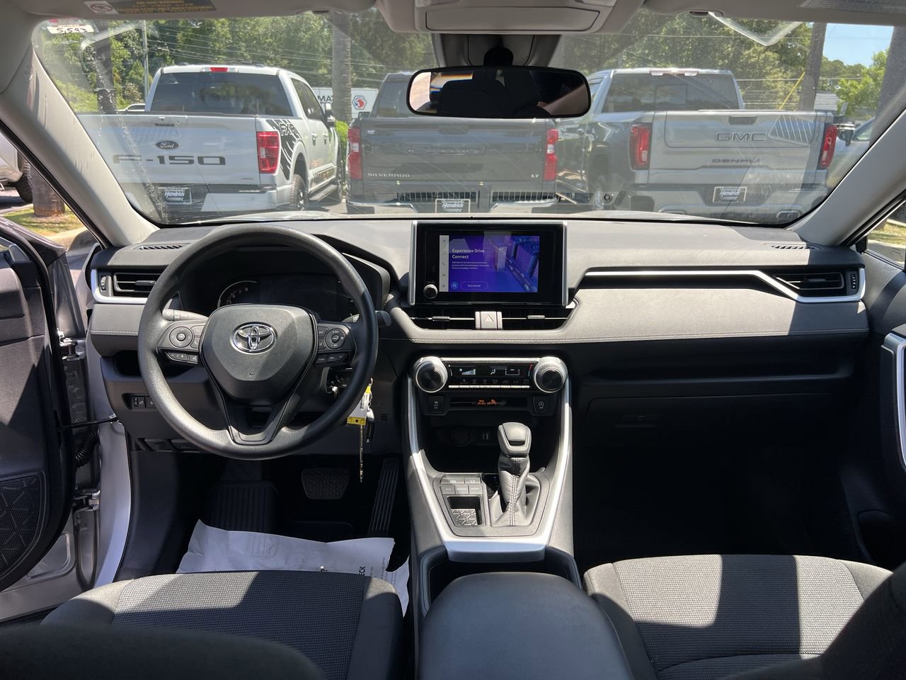 Used 2025 Toyota RAV4 LE FWD image 31