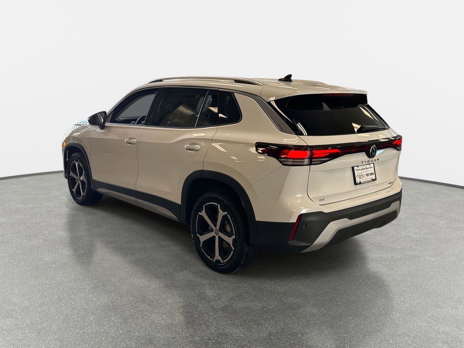 New 2026 Volkswagen Tiguan SE image 7