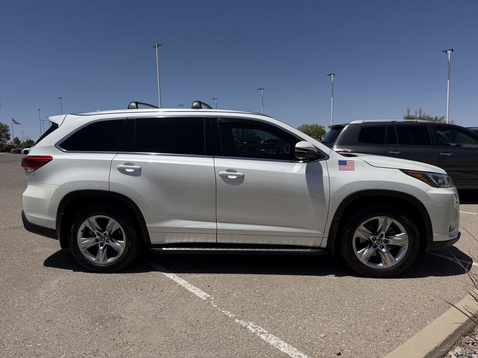 Used 2017 Toyota Highlander Limited AWD/4WD image 6