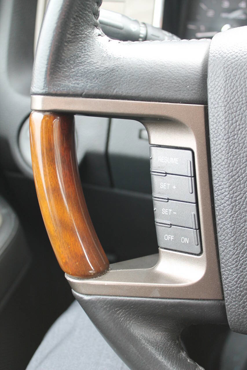 Used 2013 Lincoln Navigator 4WD w/ HD Trailer Tow Pkg image 28