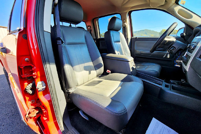 Used 2008 Dodge Dakota Laramie AWD/4WD image 24