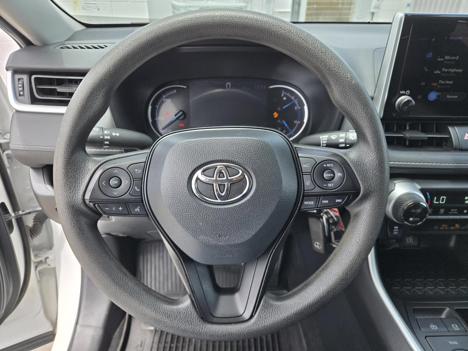 Used 2024 Toyota RAV4 LE AWD/4WD image 16
