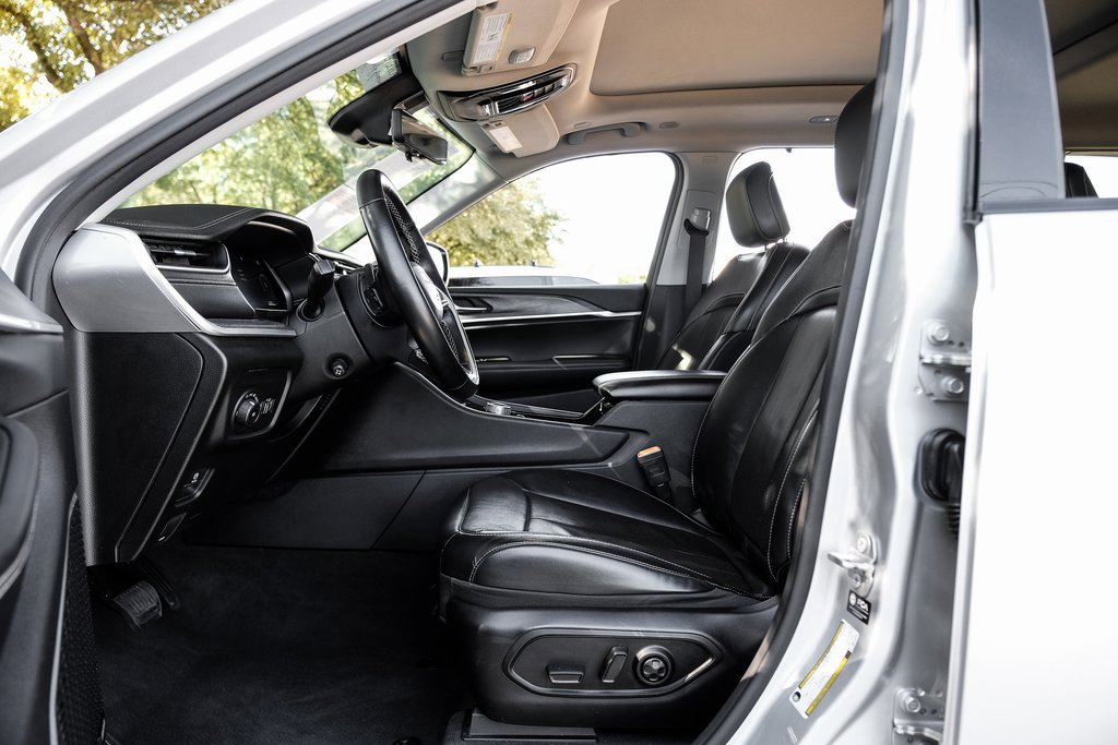 Used 2021 Jeep Grand Cherokee L Limited w/ Luxury Tech Group II image 42